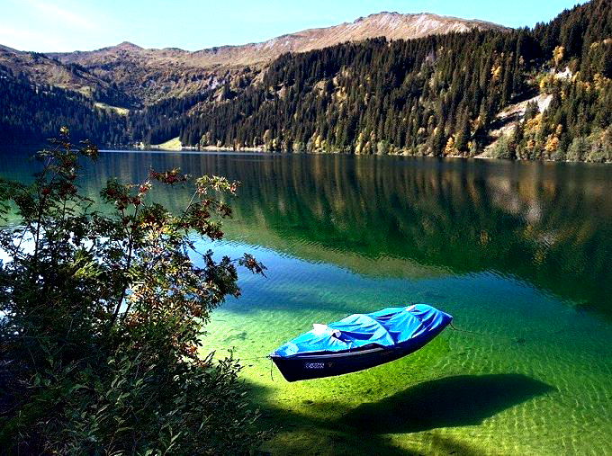 Flathead Lake montana clear water lake