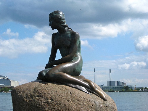 The Little Mermaid famous statue female